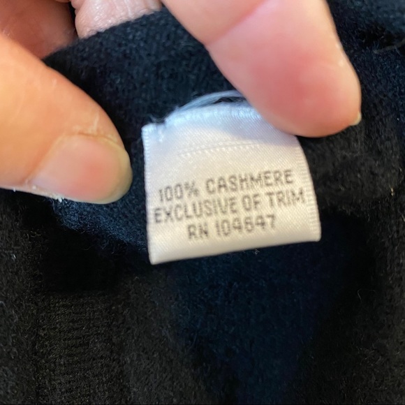 Talbots Black Cashmere Appliquéd V-neck Sweater Women’s Size Large - Picture 12 of 12